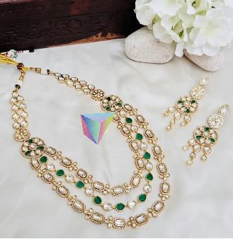 Suniya jewellery  Pendent set