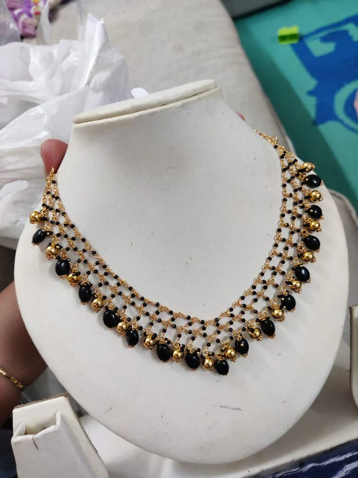 Mesh black Beads Necklace
